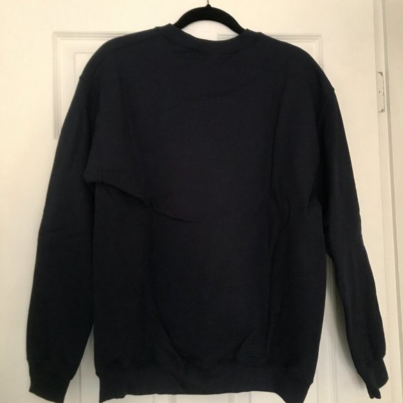 Merry Pitchmas "PITCH PERFECT 3" Exclusive CrewNeck Sweatshirt from press junket - Picture 4 of 6